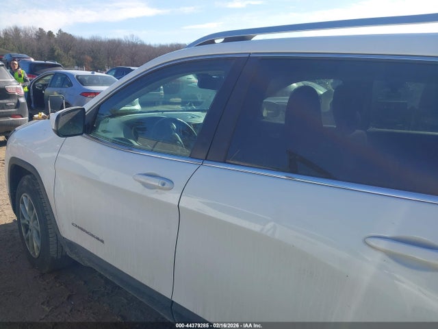 2016 Jeep Cherokee Latitude მანქანა იყიდება აუქციონზე, vin: 1C4PJMCB1GW117027, აუქციონის ნომერი: 44379285