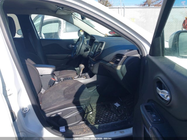 2016 Jeep Cherokee Latitude მანქანა იყიდება აუქციონზე, vin: 1C4PJMCB1GW117027, აუქციონის ნომერი: 44379285