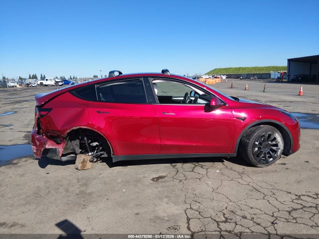 44379290 :رقم المزاد ، 7SAYGAEE8RF109896 vin ، 2024 Tesla Model Y Long Range Dual Motor All-wheel Drive مزاد بيع
