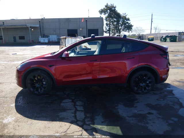 44379290 :رقم المزاد ، 7SAYGAEE8RF109896 vin ، 2024 Tesla Model Y Long Range Dual Motor All-wheel Drive مزاد بيع