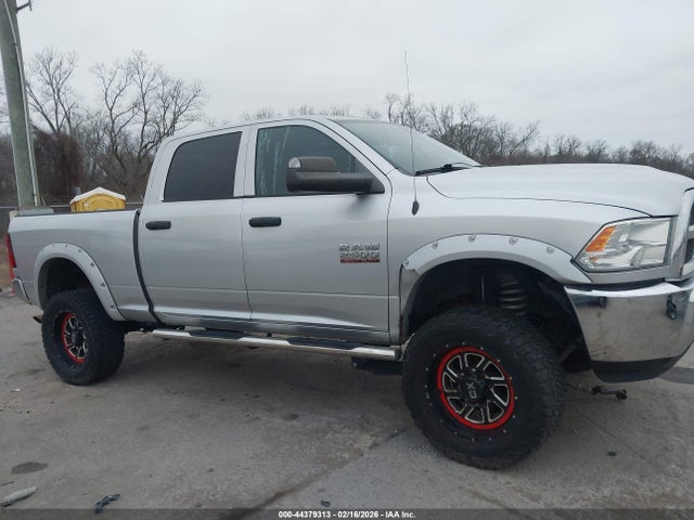 44379313 :رقم المزاد ، 3C6UR5CJ2FG502061 vin ، 2015 Ram 2500 مزاد بيع