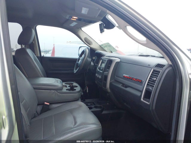 44379313 :رقم المزاد ، 3C6UR5CJ2FG502061 vin ، 2015 Ram 2500 مزاد بيع