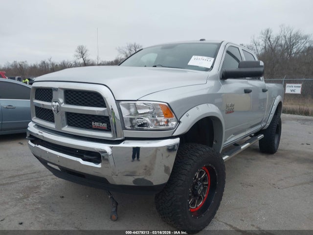 44379313 :رقم المزاد ، 3C6UR5CJ2FG502061 vin ، 2015 Ram 2500 مزاد بيع