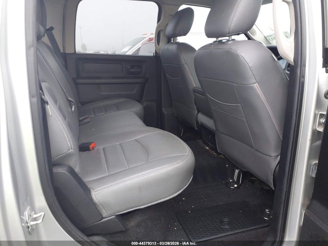 44379313 :رقم المزاد ، 3C6UR5CJ2FG502061 vin ، 2015 Ram 2500 مزاد بيع
