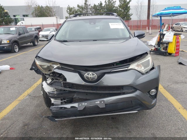 JTMWFREV3JJ155364 Toyota Rav4 Xle
