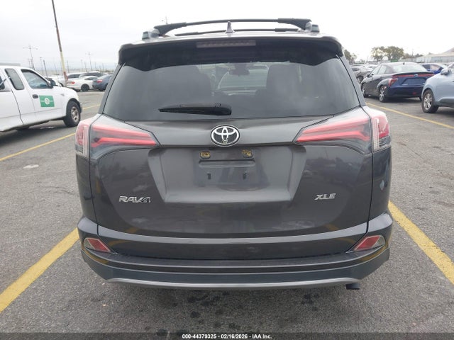 JTMWFREV3JJ155364 Toyota Rav4 Xle