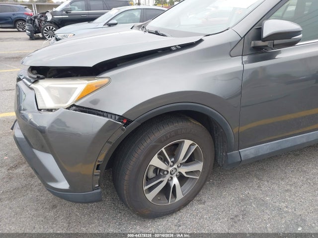 JTMWFREV3JJ155364 Toyota Rav4 Xle