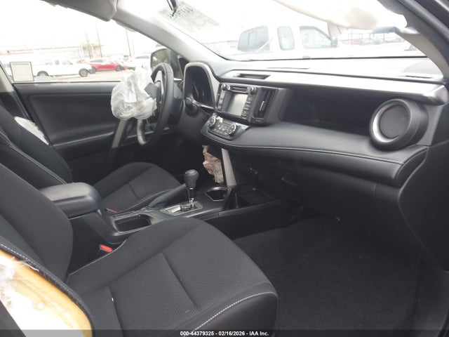 JTMWFREV3JJ155364 Toyota Rav4 Xle