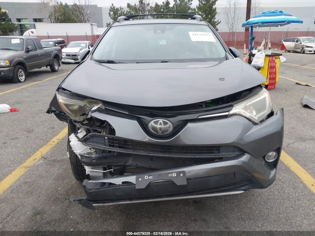 JTMWFREV3JJ155364 Toyota Rav4 Xle