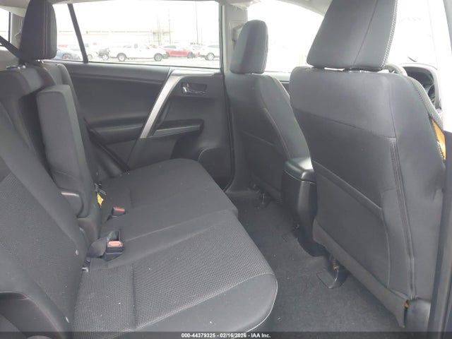 JTMWFREV3JJ155364 Toyota Rav4 Xle