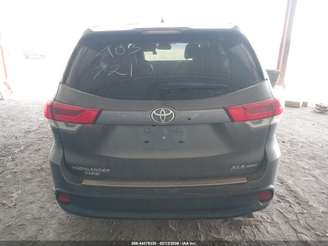 5TDJZRFH1JS526552 Toyota Highlander Xle