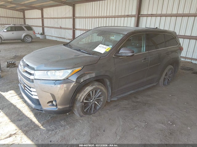 5TDJZRFH1JS526552 Toyota Highlander Xle