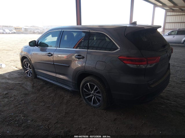 5TDJZRFH1JS526552 Toyota Highlander Xle