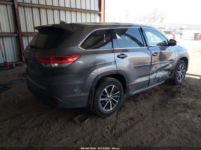 5TDJZRFH1JS526552 Toyota Highlander Xle
