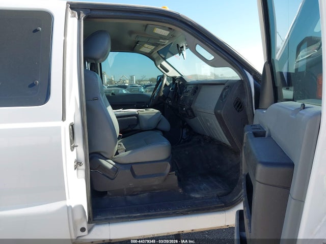 Ford F-550 Chassis Xl 2014 1FD0X5HT2EEA04872 Image 5