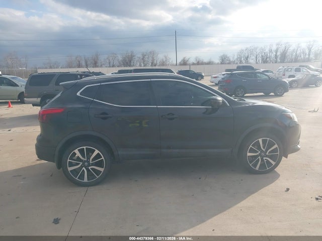 JN1BJ1CP3HW016547 Nissan Rogue Sport Sl