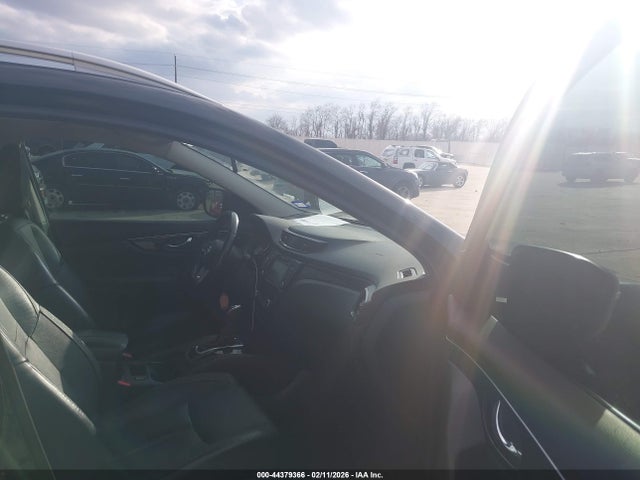 JN1BJ1CP3HW016547 Nissan Rogue Sport Sl