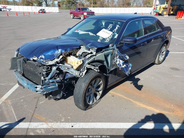 44379414 :رقم المزاد ، 2C3CCAAG3GH216554 vin ، 2016 Chrysler 300 Limited مزاد بيع