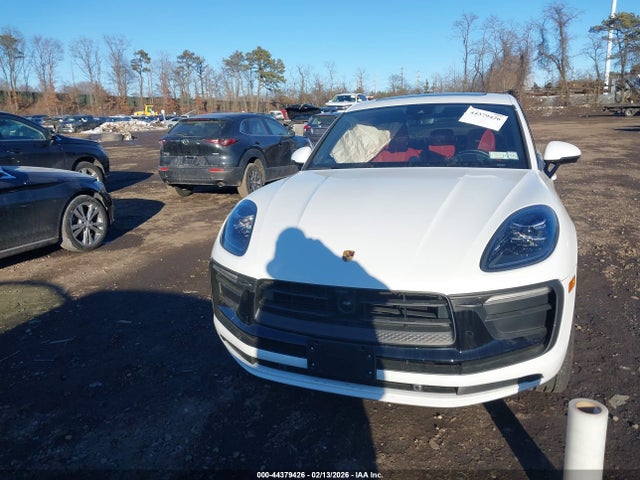 Aukcja sprzedaży 2025 Porsche Macan T, vin: WP1AA2A59SLB10102, numer aukcji: 44379426