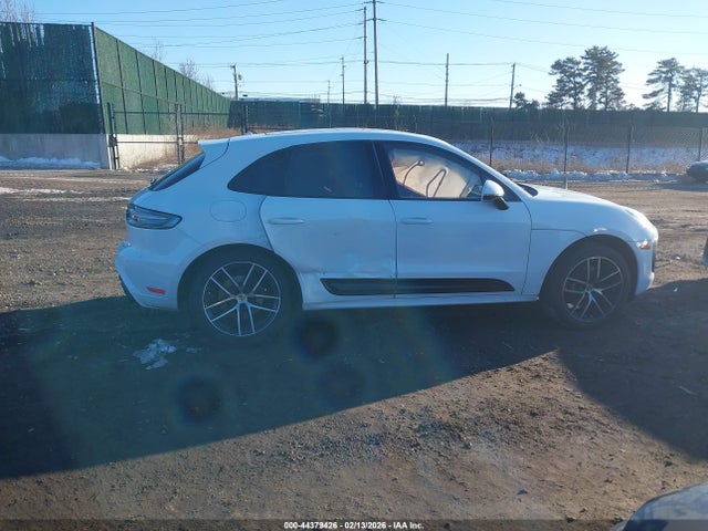 Aukcja sprzedaży 2025 Porsche Macan T, vin: WP1AA2A59SLB10102, numer aukcji: 44379426