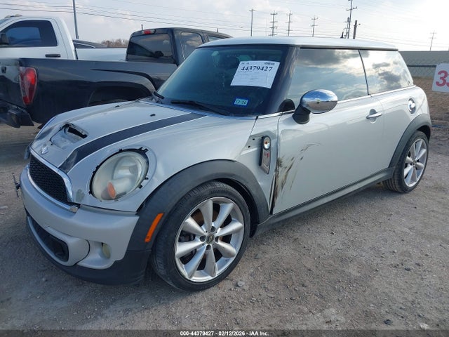 2011 MINI COOPER S WMWSV3C54BTY20888 Photo 1