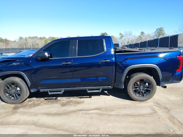 44379481 :رقم المزاد ، 5TFLA5DBXNX033928 vin ، 2022 Toyota Tundra Sr5 مزاد بيع