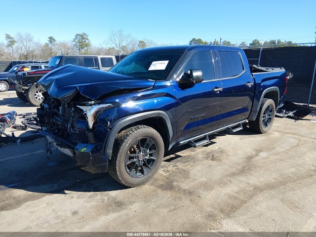 44379481 :رقم المزاد ، 5TFLA5DBXNX033928 vin ، 2022 Toyota Tundra Sr5 مزاد بيع