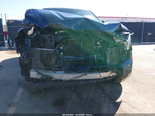 44379481 :رقم المزاد ، 5TFLA5DBXNX033928 vin ، 2022 Toyota Tundra Sr5 مزاد بيع
