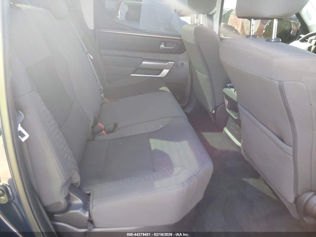 44379481 :رقم المزاد ، 5TFLA5DBXNX033928 vin ، 2022 Toyota Tundra Sr5 مزاد بيع