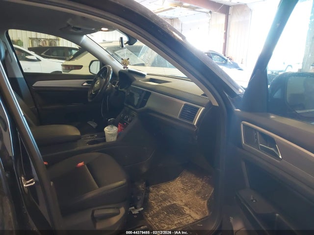 2018 VOLKSWAGEN ATLAS 1V2CP2CA4JC592221 Photo 4