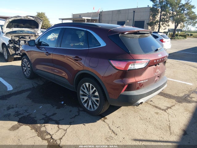 1FMCU9J92MUA77093 Ford Escape Titanium