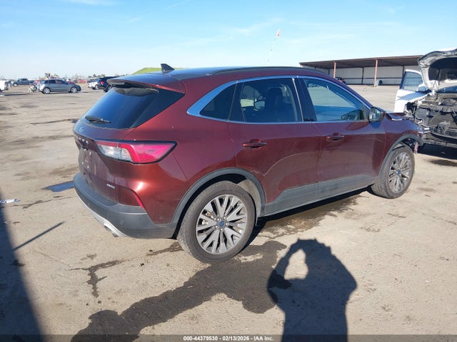 1FMCU9J92MUA77093 Ford Escape Titanium