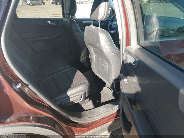 1FMCU9J92MUA77093 Ford Escape Titanium