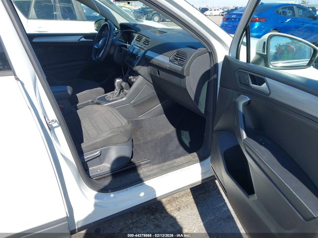 3VV1B7AX4NM028814 Volkswagen Tiguan 2.0t S