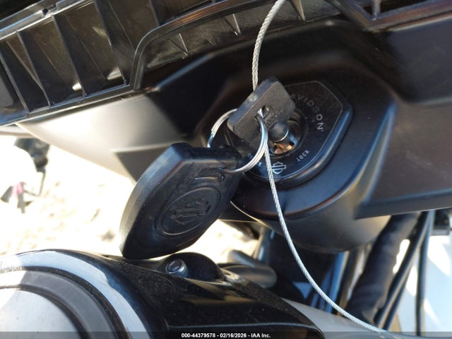 2024 HARLEY-DAVIDSON FLHX 1HD1KB711RB637701 Photo 10