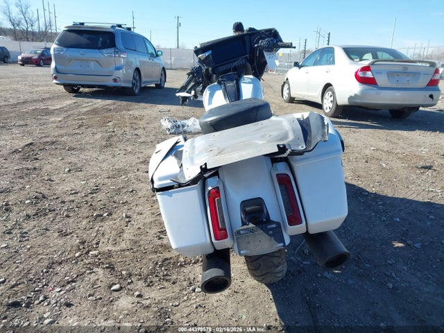 2024 HARLEY-DAVIDSON FLHX 1HD1KB711RB637701 Photo 5