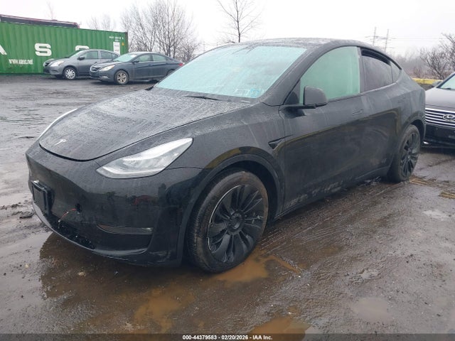 2021 TESLA MODEL Y 5YJYGDEE9MF196053 Photo 1