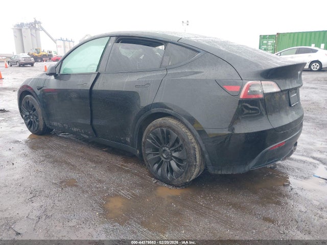 2021 TESLA MODEL Y 5YJYGDEE9MF196053 Photo 2