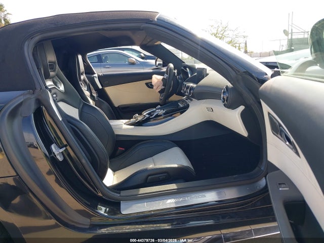 2018 MERCEDES-BENZ AMG GT C WDDYK8AA1JA014929 Photo 4