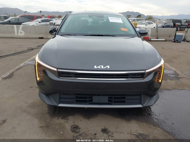44379735 :رقم المزاد ، 3KPFU4DE8SE032670 vin ، 2025 Kia K4 Ex مزاد بيع