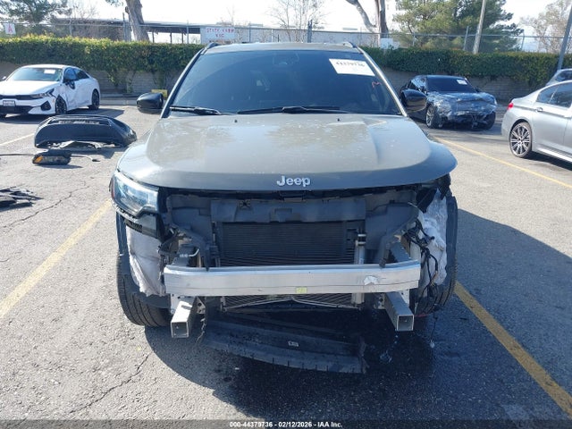 3C4NJDFN8PT518917 Jeep Compass Latitude Lux Fwd