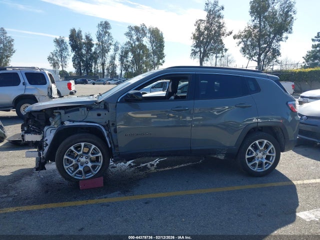 3C4NJDFN8PT518917 Jeep Compass Latitude Lux Fwd