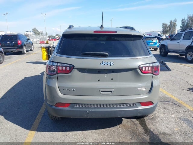 3C4NJDFN8PT518917 Jeep Compass Latitude Lux Fwd
