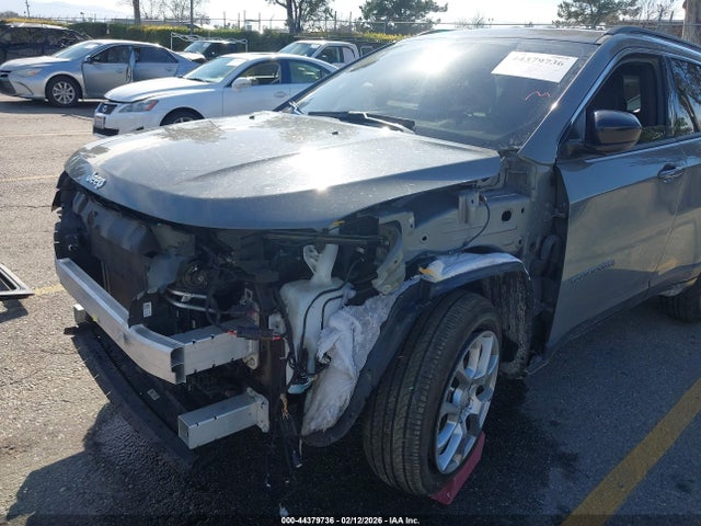 3C4NJDFN8PT518917 Jeep Compass Latitude Lux Fwd