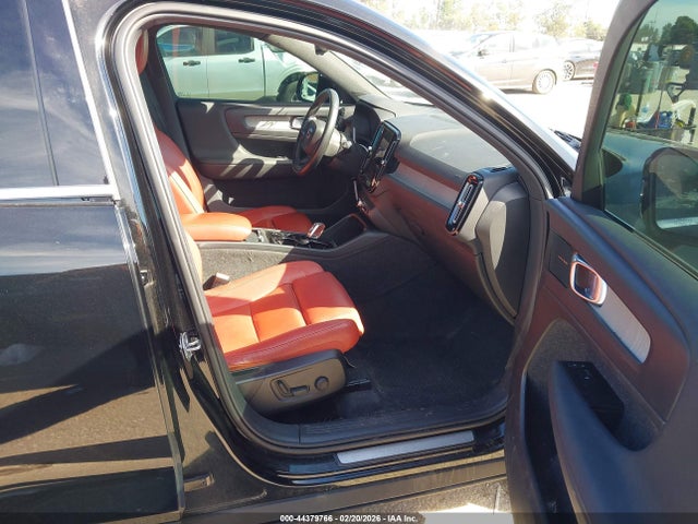2021 VOLVO XC40 YV4AC2HL3M2591003 Photo 4