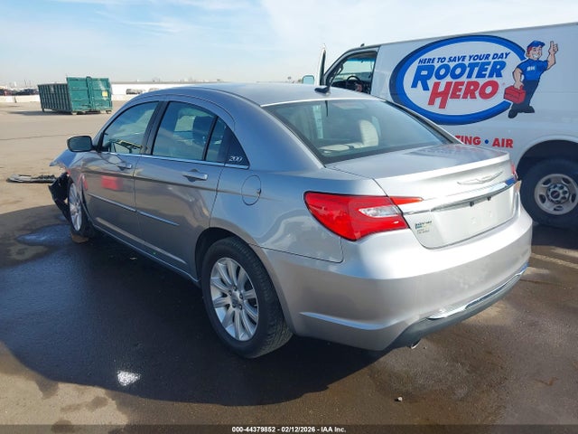 2013 CHRYSLER 200 1C3CCBBGXDN678472 Photo 2