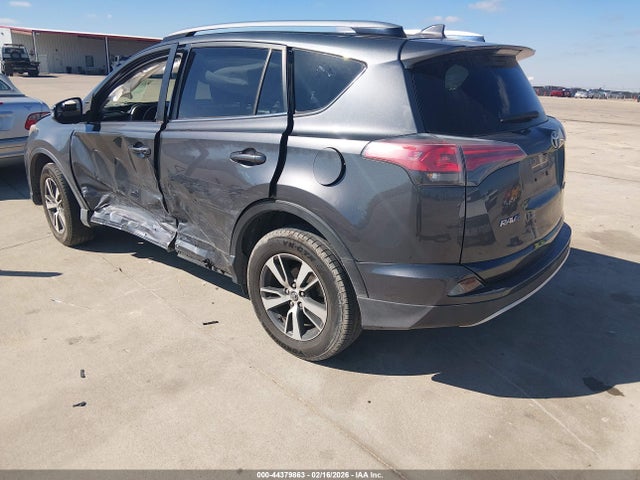 Toyota Rav4 Xle 2017 JTMWFREV8HD093937 Image 3