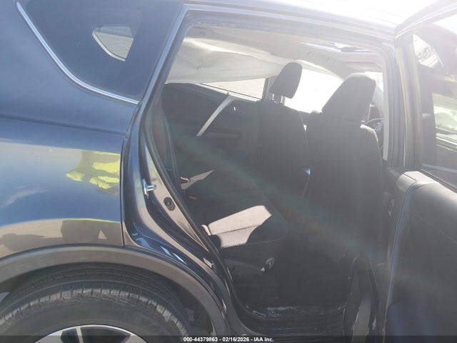 Toyota Rav4 Xle 2017 JTMWFREV8HD093937 Image 8
