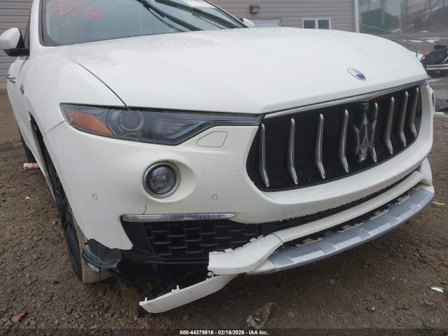 2019 MASERATI LEVANTE ZN661YUL6KX319793 Photo 5