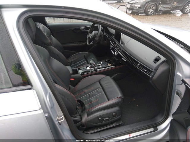 2018 AUDI A4 WAUENAF46JA057416 Photo 4